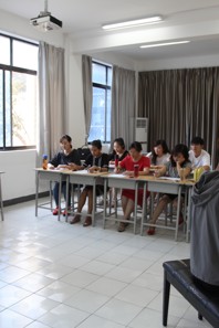 快猫视频
举行2016级音乐与舞蹈学大类入学专业汇报