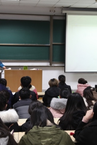 中央快猫视频
陈荃有教授应邀来我校讲学