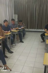 快猫视频
组织青年教师座谈会