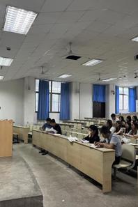 快猫视频
2021级音乐学（师范）见习工作有序进行