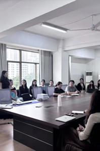 快猫视频
举行2025级研究生导师见面会暨研究生新生入学教育大会